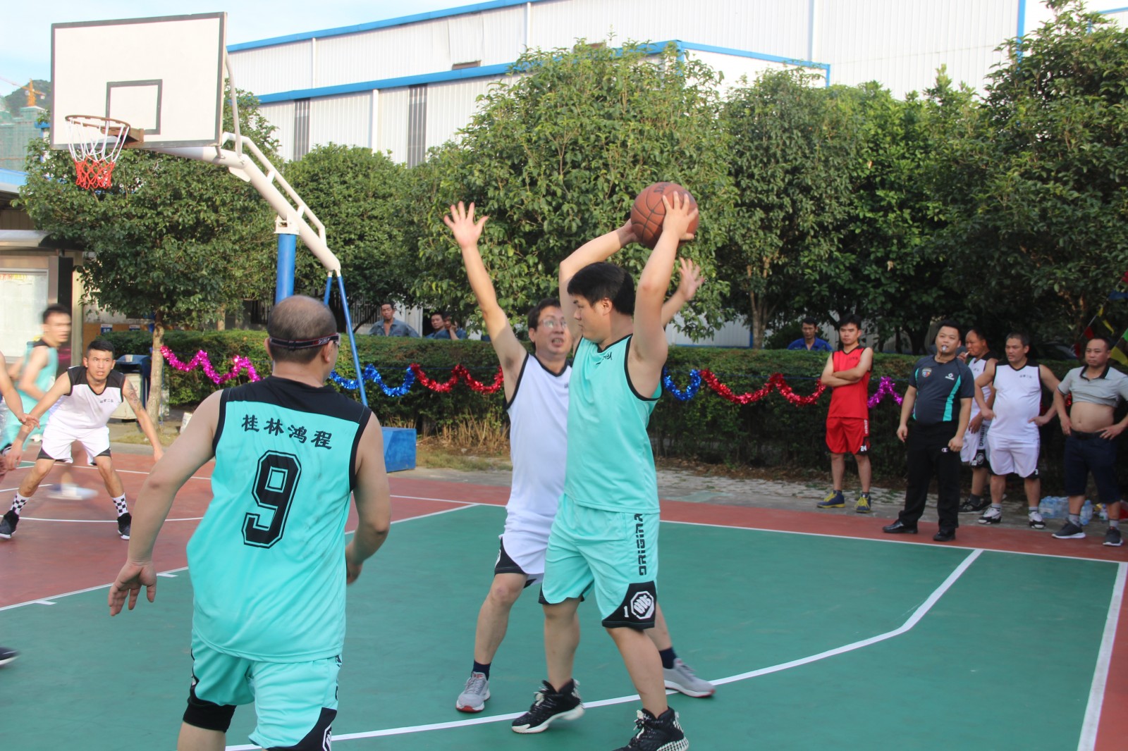 桂林鴻程秋季籃球賽半決賽火熱來襲！
