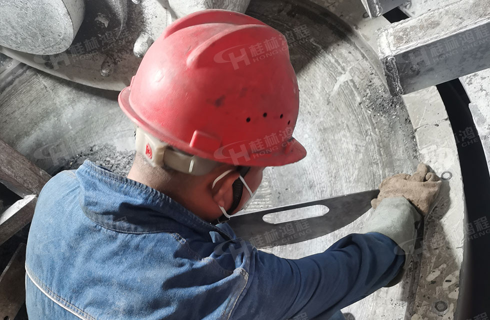 點贊!鴻程榜樣!無懼炙烤,追求卓越,實現(xiàn)服務(wù)“超預期” 點贊!鴻程榜樣!無懼炙烤,追求卓越,實現(xiàn)服務(wù)“超預期”