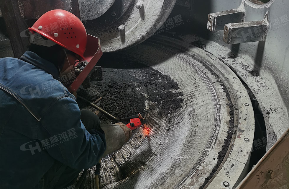 點贊!鴻程榜樣!無懼炙烤,追求卓越,實現(xiàn)服務(wù)“超預期” 點贊!鴻程榜樣!無懼炙烤,追求卓越,實現(xiàn)服務(wù)“超預期”