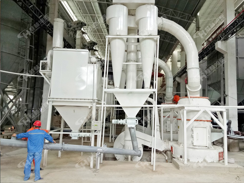 桂林鴻程石灰石粉磨生產(chǎn)線整套設(shè)備客戶現(xiàn)場(chǎng) 桂林鴻程石灰石粉磨生產(chǎn)線整套設(shè)備客戶現(xiàn)場(chǎng)