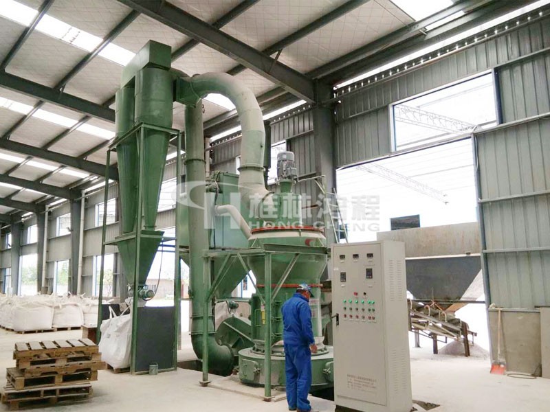 小型雷蒙磨粉設備圖片之小型500目雷蒙磨粉設備福建客戶現場 小型雷蒙磨粉設備圖片之小型500目雷蒙磨粉設備福建客戶現場